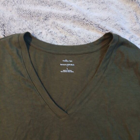 Banana Republic  Factory Women's Malibu Tee Olive  Short Sleeves  Sz L GUC - Picture 3 of 6